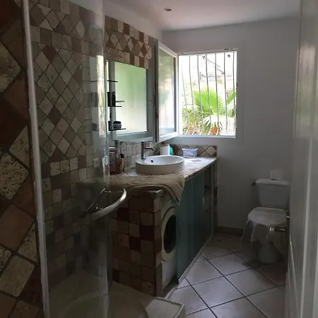 Vacances Ideales Limite Sanary Sur Mer !! Logement Partage Shared * אוליאולה